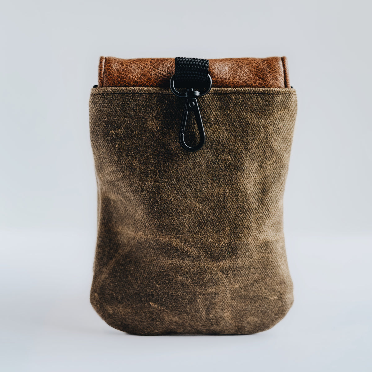 The Recon | Harris Tweed Rangefinder Case | Handmade Golf Bag