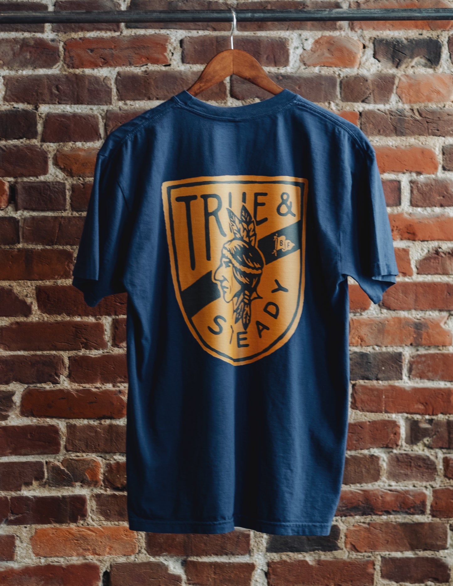 True & Steady Camp / Navy Pocket Tee S
