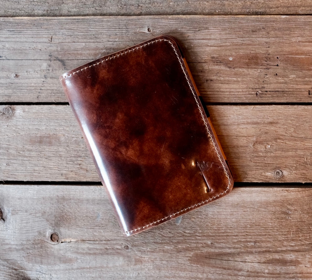 Single Barrel Collection Minimalist Scorecard Holder in  Shell Cordovan Marbled