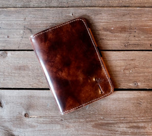 Single Barrel Collection Minimalist Scorecard Holder in  Shell Cordovan Marbled